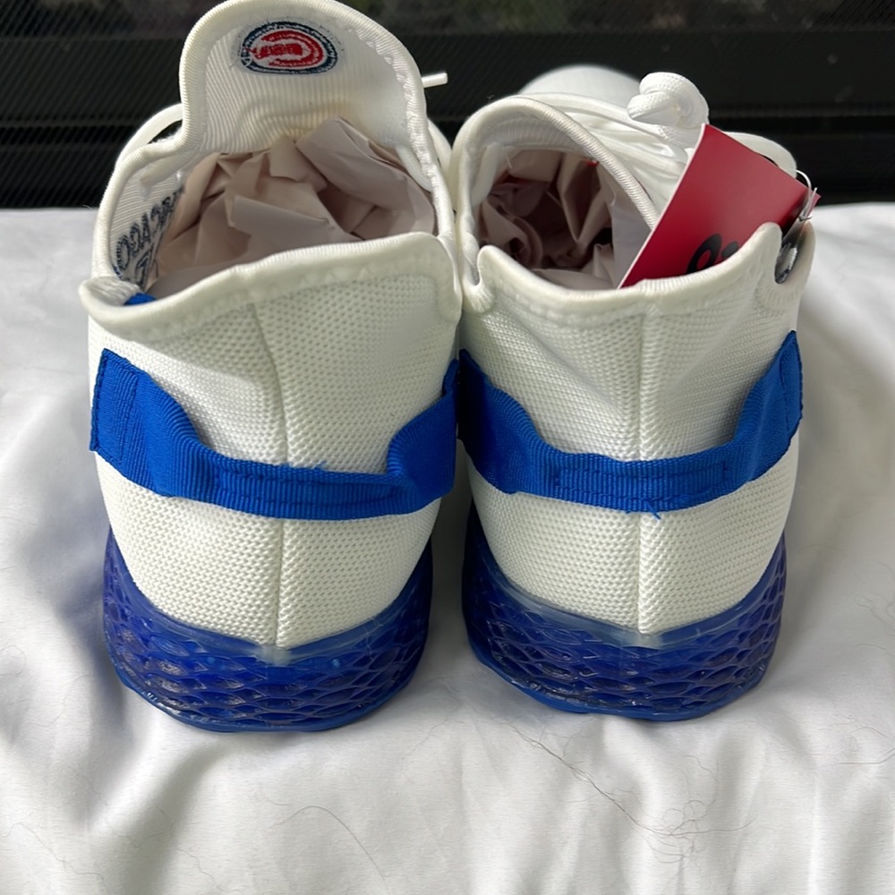 Brand new men’s size 11 Chicago Cubs athletic shoes. - Picture 4 of 5